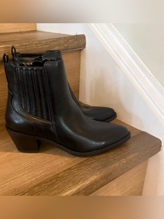 Unisa Shoes - UNISA Women Ankle Booties. Size 6.5